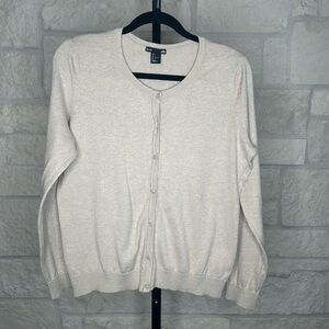 H&M Knit Cardigan Women’s Size Large Beige. Round Neckline